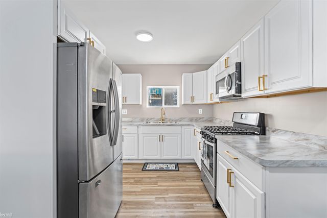 802 Mckeighan Avenue, Flint, MI 48507