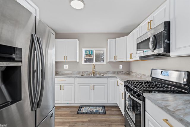 802 Mckeighan Avenue, Flint, MI 48507