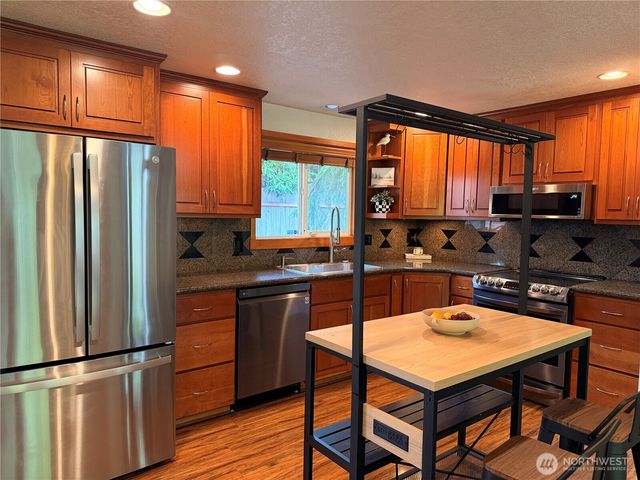 3546 longhorn, Bremerton, WA 98312