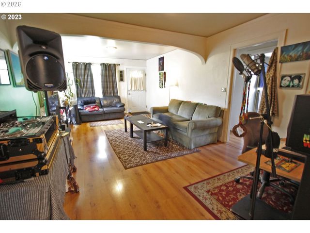 8428 Se 17TH Ave, Portland, OR 97202