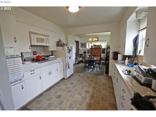 8428 Se 17TH Ave, Portland, OR 97202