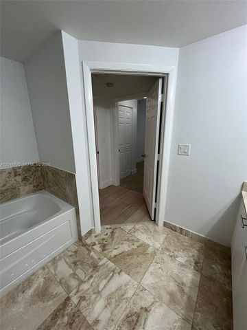 510 NW 84th Ave 205, Plantation, FL 33324