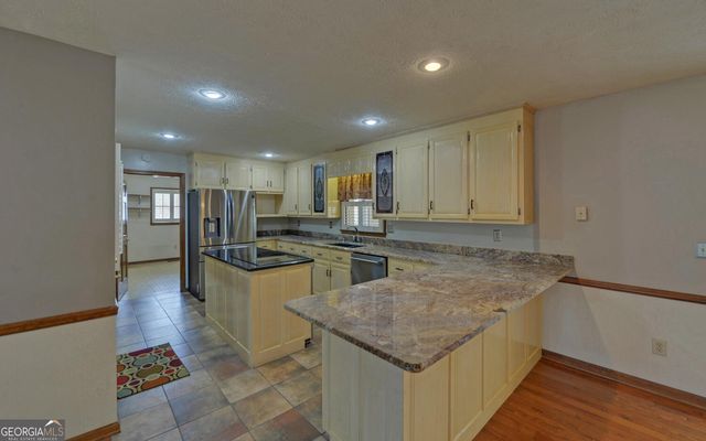 197 Woodland Way, Dewy Rose, GA 30634