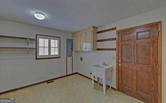 197 Woodland Way, Dewy Rose, GA 30634