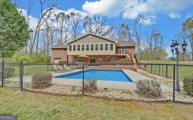 197 Woodland Way, Dewy Rose, GA 30634