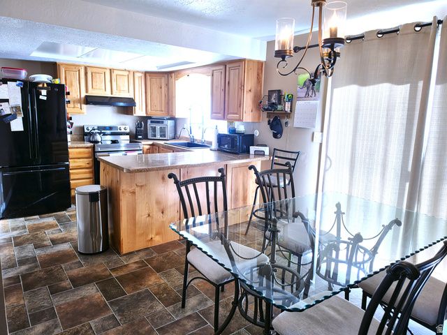 6051 S 2900 W, Roy, UT 84067