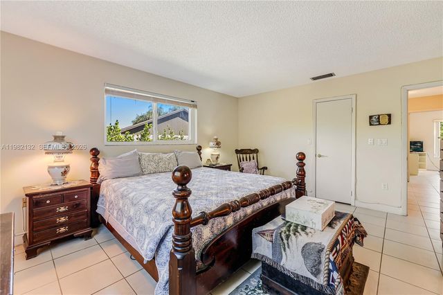 11541 SW 100th Street, Miami, FL 33176