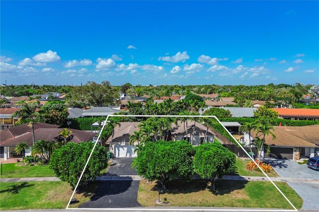 11541 SW 100th Street, Miami, FL 33176