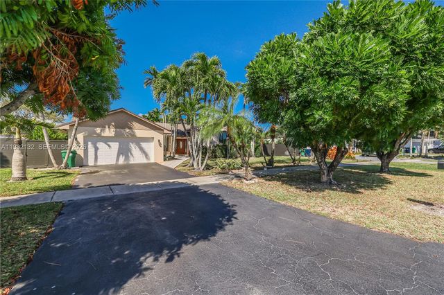 11541 SW 100th Street, Miami, FL 33176
