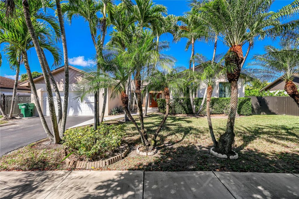 11541 SW 100th Street, Miami, FL 33176