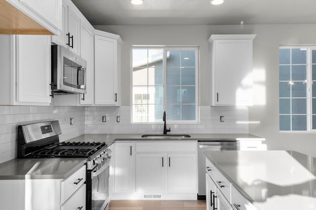 6644 W SPRING SNOW LN, Herriman, UT 84096