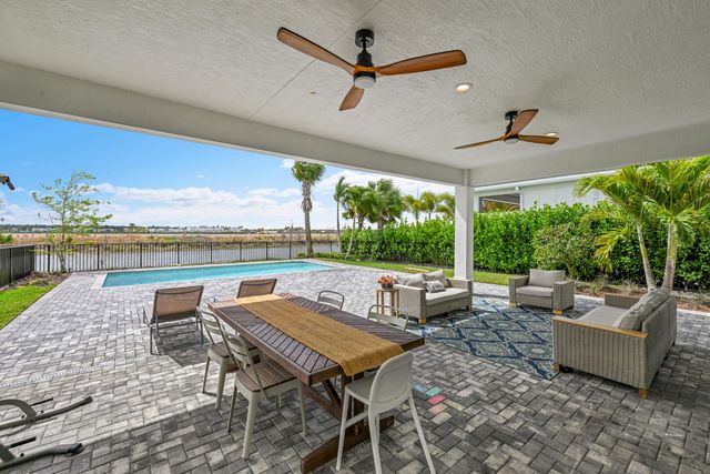 12554 Nautilus Circle, Palm Beach Gardens, FL 33412