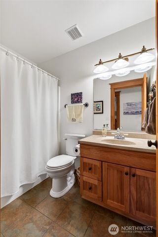 6207 63rd Avenue NE, Olympia, WA 98516