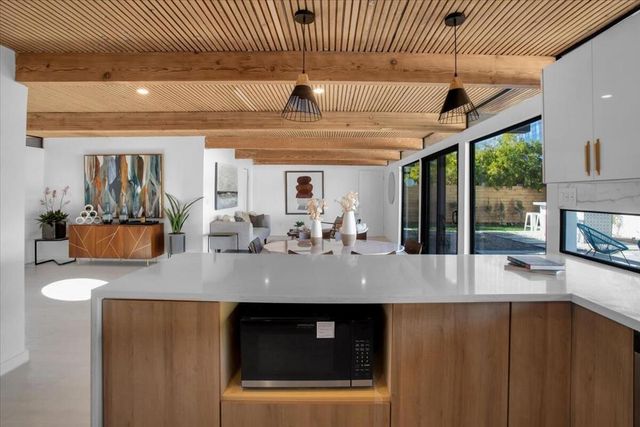 2788 E Via Escuela, Palm Springs, CA 92262