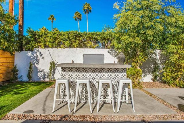 2788 E Via Escuela, Palm Springs, CA 92262