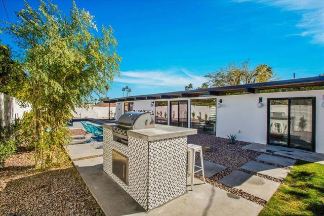 2788 E Via Escuela, Palm Springs, CA 92262