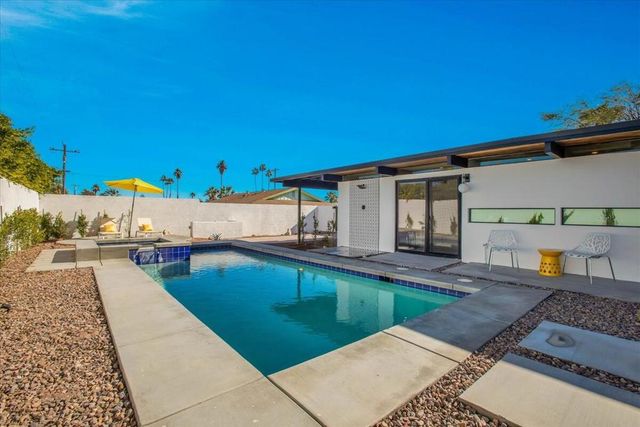 2788 E Via Escuela, Palm Springs, CA 92262