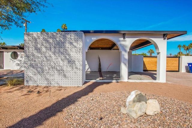 2788 E Via Escuela, Palm Springs, CA 92262