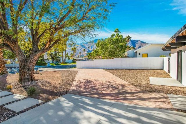 2788 E Via Escuela, Palm Springs, CA 92262