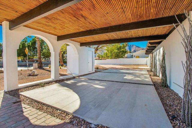 2788 E Via Escuela, Palm Springs, CA 92262