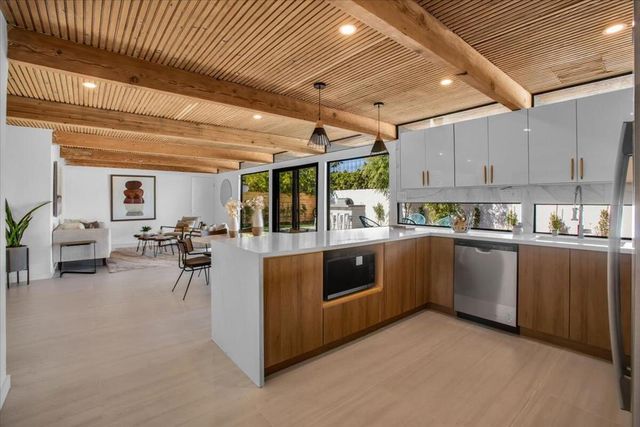 2788 E Via Escuela, Palm Springs, CA 92262