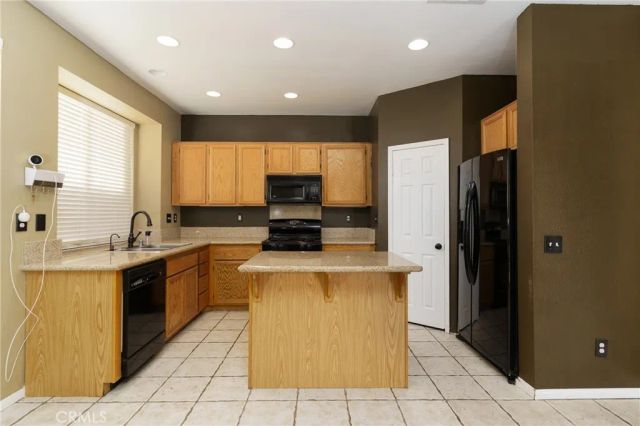 7828 Linares, Riverside, CA 92509