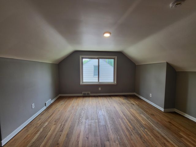 19677 Kingsville Street, Harper Woods, MI 48225