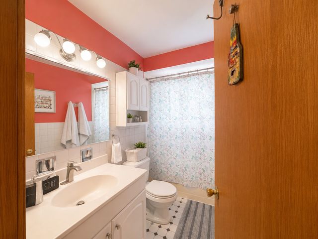 7347 W Diversey Avenue W 8, Elmwood Park, IL 60707