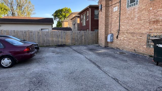 7347 W Diversey Avenue W 8, Elmwood Park, IL 60707