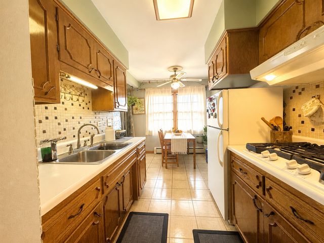 7347 W Diversey Avenue W 8, Elmwood Park, IL 60707