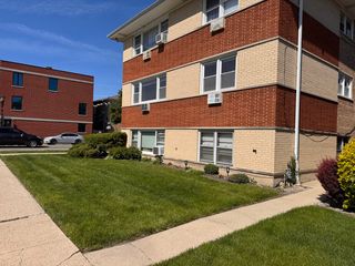 7347 W Diversey Avenue W 8, Elmwood Park, IL 60707