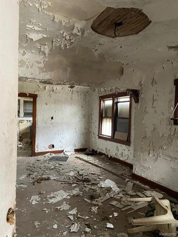 205 E Baltimore Boulevard, Flint, MI 48505