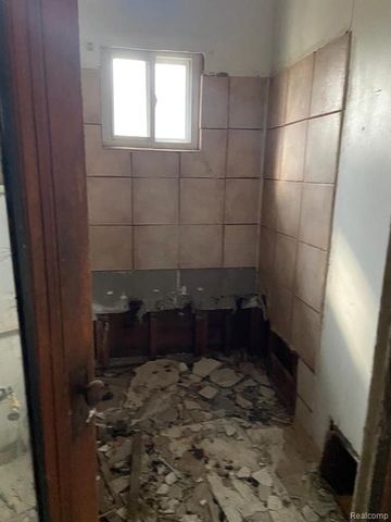 205 E Baltimore Boulevard, Flint, MI 48505