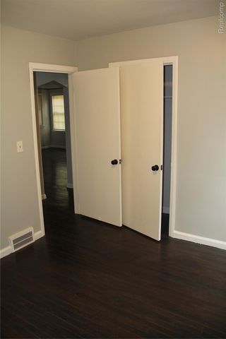 11470 E Lakepointe Street E, Detroit, MI 48224