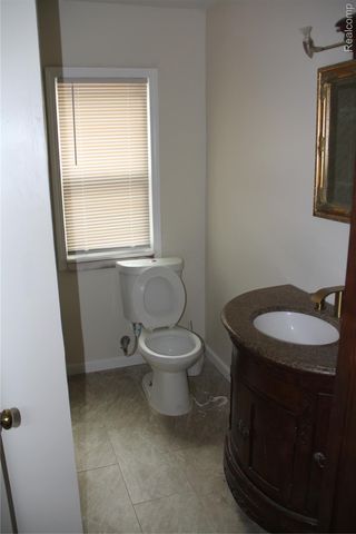 11470 E Lakepointe Street E, Detroit, MI 48224