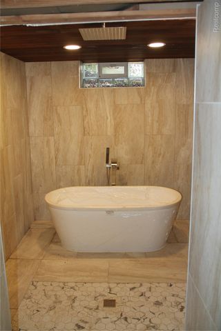 11470 E Lakepointe Street E, Detroit, MI 48224