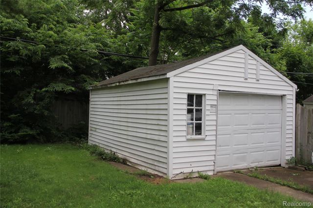 11470 E Lakepointe Street E, Detroit, MI 48224