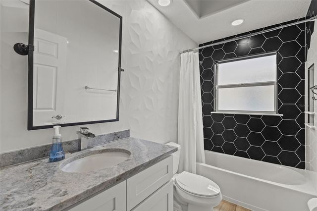 6223 DONNINGTON COURT, Sarasota, FL 34238