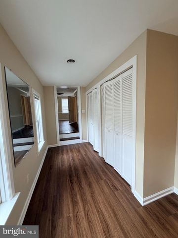 127 E UNION ST, Burlington, NJ 08016