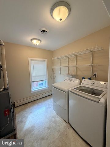 127 E UNION ST, Burlington, NJ 08016