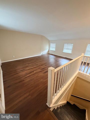 127 E UNION ST, Burlington, NJ 08016