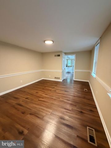 127 E UNION ST, Burlington, NJ 08016