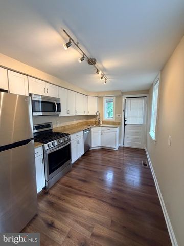 127 E UNION ST, Burlington, NJ 08016