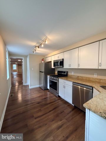 127 E UNION ST, Burlington, NJ 08016