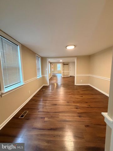 127 E UNION ST, Burlington, NJ 08016
