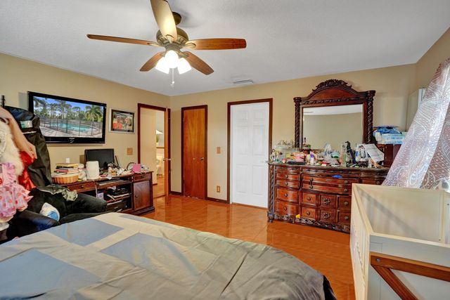 16974 W Glasgow Drive, The Acreage, FL 33470