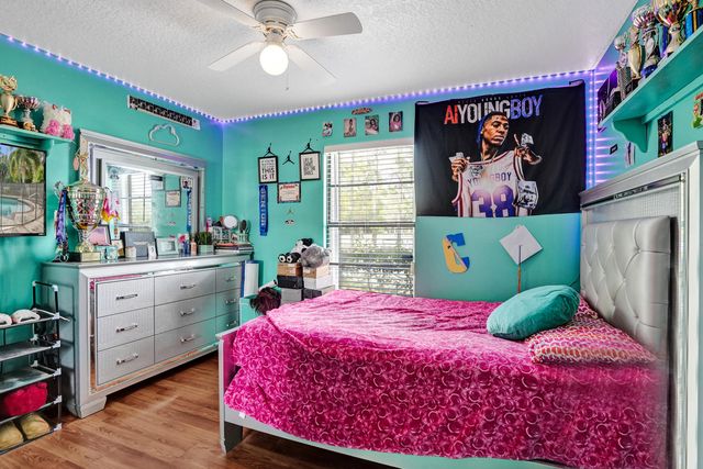 16974 W Glasgow Drive, The Acreage, FL 33470