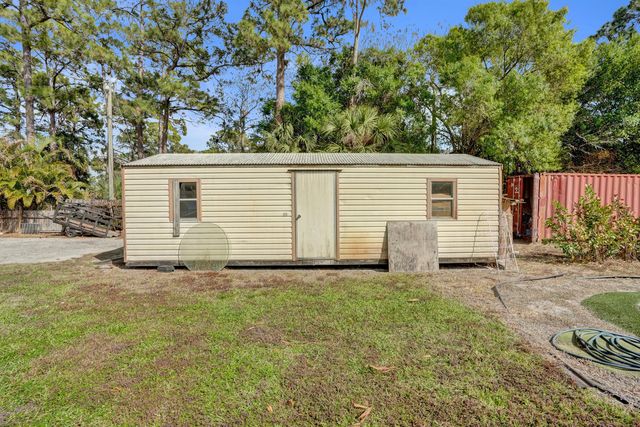 16974 W Glasgow Drive, The Acreage, FL 33470
