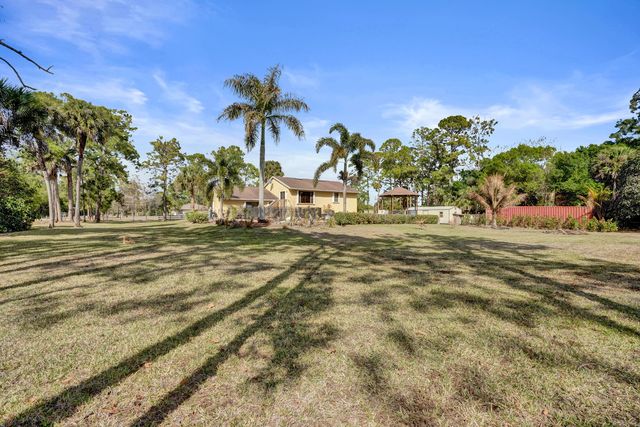 16974 W Glasgow Drive, The Acreage, FL 33470