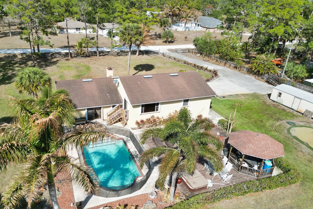 16974 W Glasgow Drive, The Acreage, FL 33470